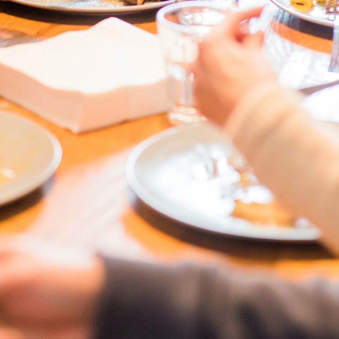 Gasten aan tafel